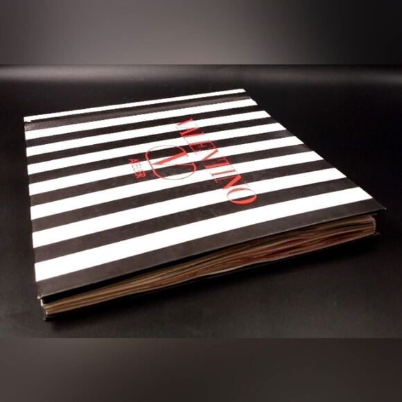 Valentino Atelier 2001- 2002 Fashion Book Catalog - Picture 14 of 16